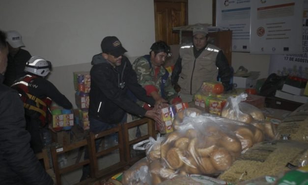GOBERNACIÓN ENTREGA ALIMENTOS Y AGUA A FAMILIAS AFECTADAS EN ACHIRA