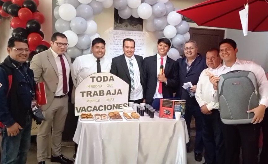 UAGRM PROMUEVE APRENDIZAJE PRÁCTICO CON FERIA DE CIENCIA JURÍDICA