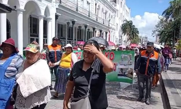 TRABAJADORES POR CUENTA PROPIA MARCHAN EN SANTA CRUZ Y PREPARAN CONGRESO NACIONAL