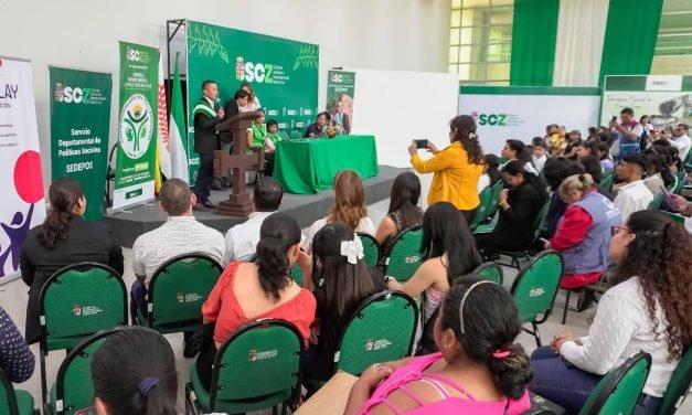 GOBERNACIÓN POSESIONA NUEVO COMITÉ DE NIÑOS Y ADOLESCENTES