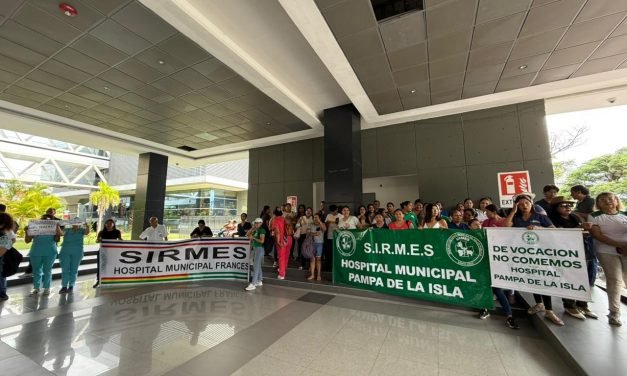 PARO DE 24 HORAS: TRABAJADORES Y PROFESIONALES DE SALUD EXIGEN PAGO DE SALARIOS