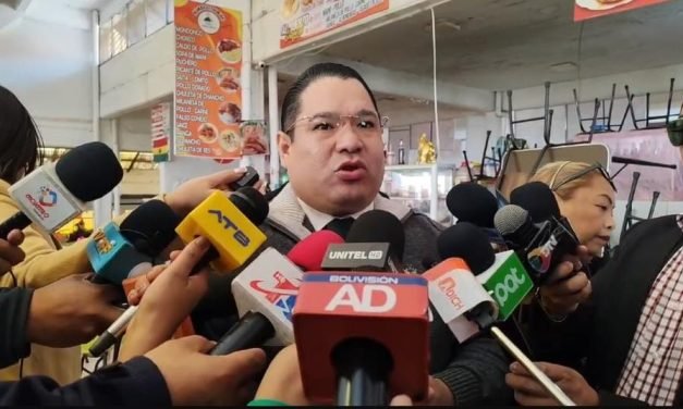 FISCAL GENERAL CONFIRMA QUE SE REVISAN DENUNCIAS CONTRA EL EXPRESIDENTE Y GOBERNADORES