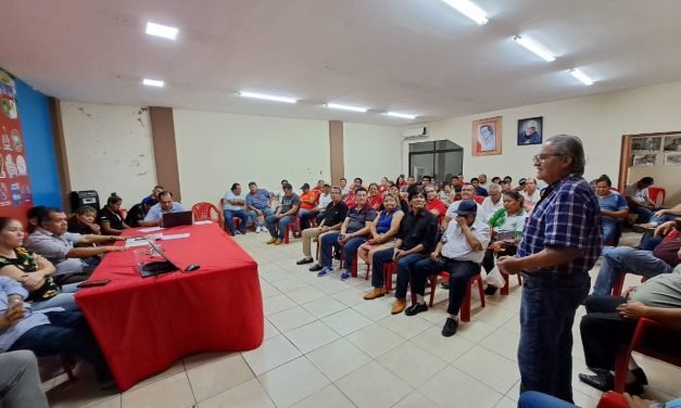 TRABAJADORES RECHAZAN CONVOCATORIA DE LA COB EN SCZ