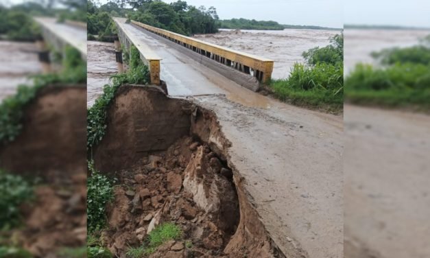 CRECIDA DEL RÍO PIRAÍ COLAPSA RAMPA DE ACCESO EN COLPA BÉLGICA