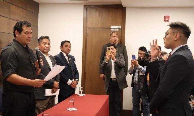 JHONATAN CORONADO ASUME COMO OFICIAL MAYOR DE LA CÁMARA DE DIPUTADOS
