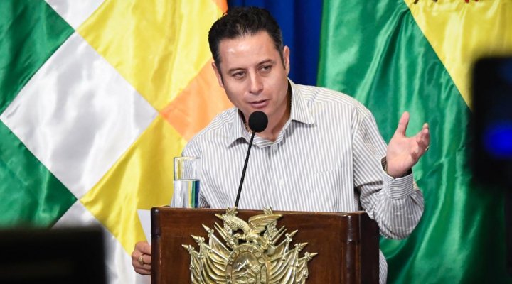 LARA RESPONDE A FAVAL Y AFIRMA QUE NO RENUNCIARÁ A LA VICEPRESIDENCIA