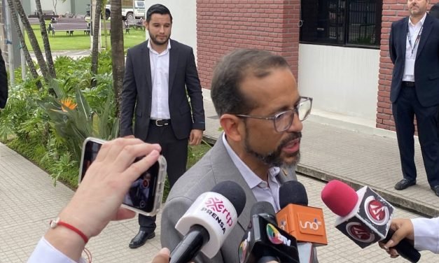 GOBERNADOR CAMACHO DESTACA OPORTUNIDADES ECONÓMICAS EN VISIÓN BOLIVIA 2025