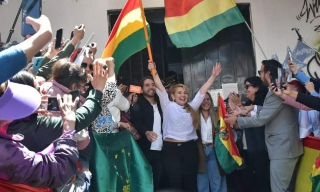 JEANINE ÁÑEZ RECUPERA SU LIBERTAD Y AFIRMA QUE EN BOLIVIA “NUNCA HUBO UN GOLPE DE ESTADO”