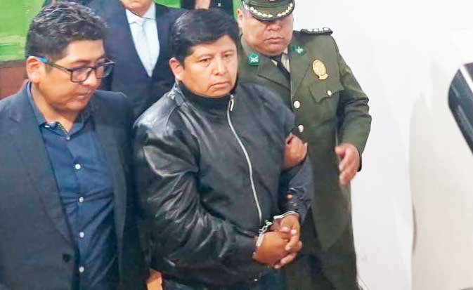 HUARACHI ENFRENTA CUESTIONAMIENTOS SOBRE PENSIÓN POR INALIDES INVALIDEZ