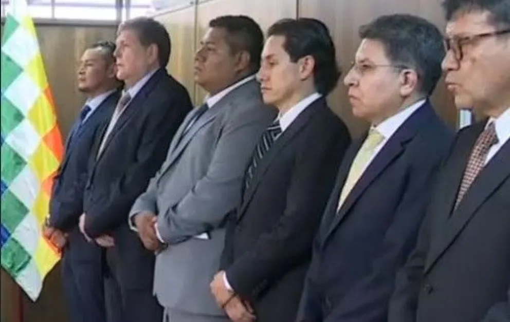 MINISTRO MEDINACELI POSESIONA A NUEVAS AUTORIDADES EN SECTOR ENERGÉTICO