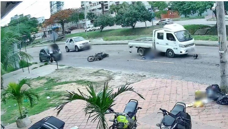 MOTOCICLISTA QUEDA GRAVEMENTE HERIDO TRAS ACCIDENTE EN SANTA CRUZ