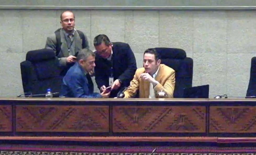 ELECCIÓN DE VOCALES DEL TSE SE POSTERGA POR BLOQUEOS EN LA PAZ