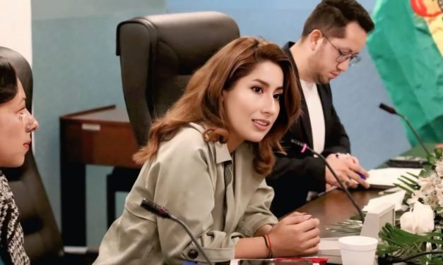 DIPUTADA ROCHA PIDE DISCULPAS PÚBLICAS TRAS POLÉMICA POR SU SALARIO