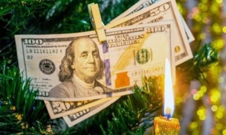 EN NAVIDAD, EL DÓLAR MANTIENE ESTABILIDAD EN EL TIPO OFICIAL Y SUBE EN EL PARALELO