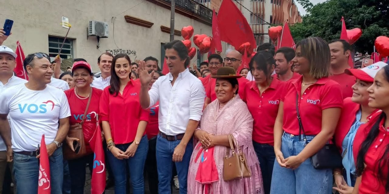 MAMEN SAAVEDRA OFICIALIZA SU CANDIDATURA A LA ALCALDÍA DE SANTA CRUZ