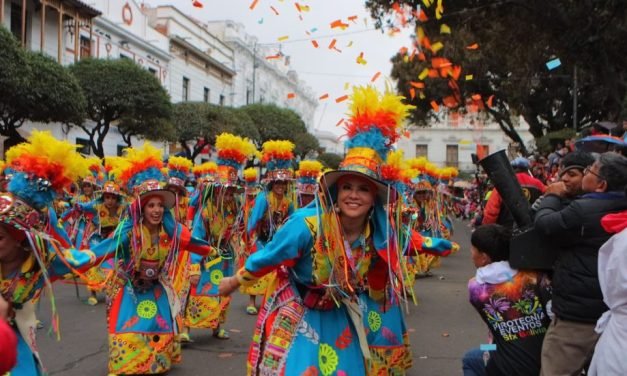 BOLIVIA CELEBRA QUE LA UNESCO RECONOZCA LA FESTIVIDAD DE SUCRE COMO PATRIMONIO CULTURAL