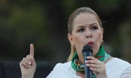 ANGÉLICA SOSA RESPONDE A EDMAND LARA Y DEFIENDE SU CANDIDATURA EN SANTA CRUZ