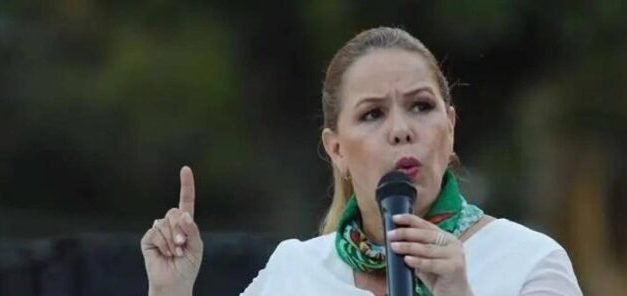 ANGÉLICA SOSA RESPONDE A EDMAND LARA Y DEFIENDE SU CANDIDATURA EN SANTA CRUZ