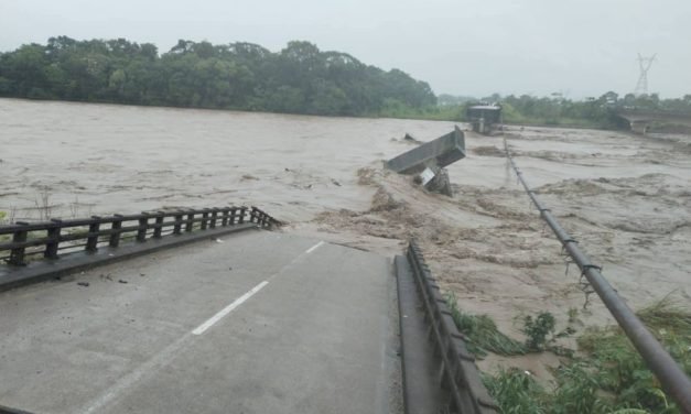 FUERTES LLUVIAS PROVOCAN LA CAÍDA DEL PUENTE ICHOA Y AFECTAN LA RUTA COCHABAMBA–SANTA CRUZ