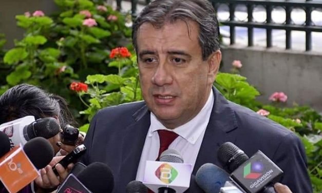 DR. JAIME SOLÍZ RENUNCIA DE MANERA IRREVOCABLE COMO DIRECTOR GENERAL DE LA VICEPRESIDENCIA