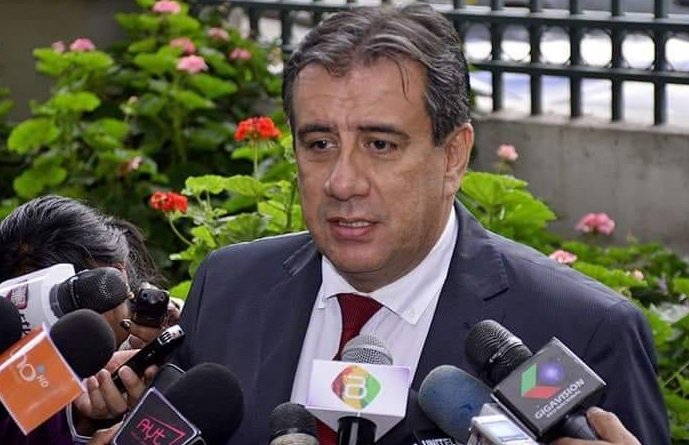 DR. JAIME SOLÍZ RENUNCIA DE MANERA IRREVOCABLE COMO DIRECTOR GENERAL DE LA VICEPRESIDENCIA