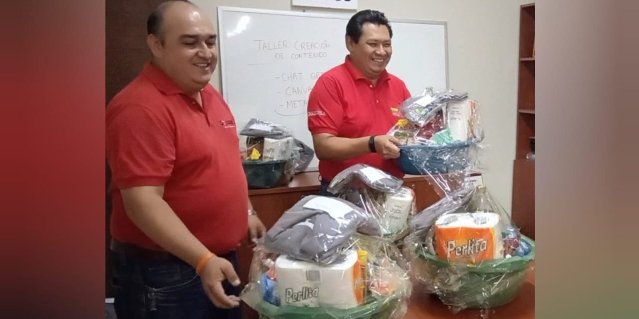 RADIO ACTUALIDAD RECONOCE LA LABOR DE SU PERSONAL CON ENTREGA DE CANASTONES