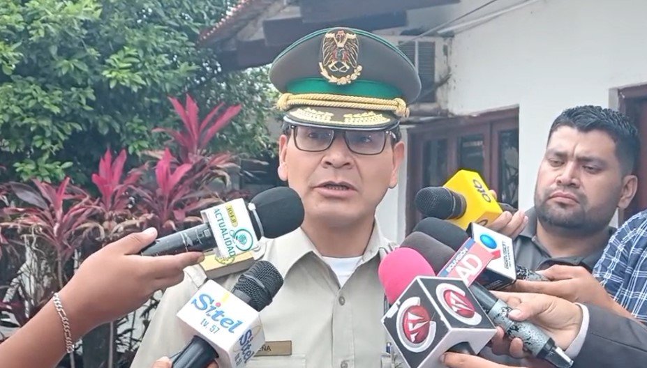 POLICÍA BOLIVIANA LANZA LÍNEAS DE DENUNCIA Y CIERRA COMISARÍAS DE TRÁNSITO CON IRREGULARIDADES