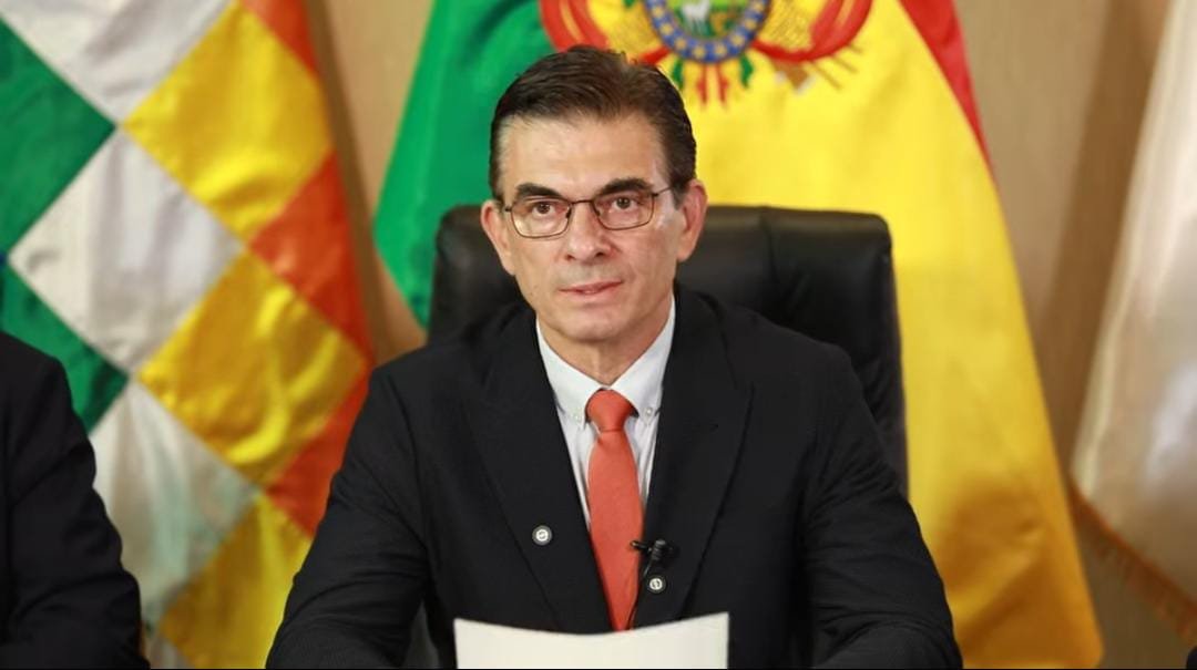 PAZ PROMULGA LEY PARA DESIGNAR NUEVOS VOCALES DEL TSE ANTES DEL 19 DE DICIEMBRE