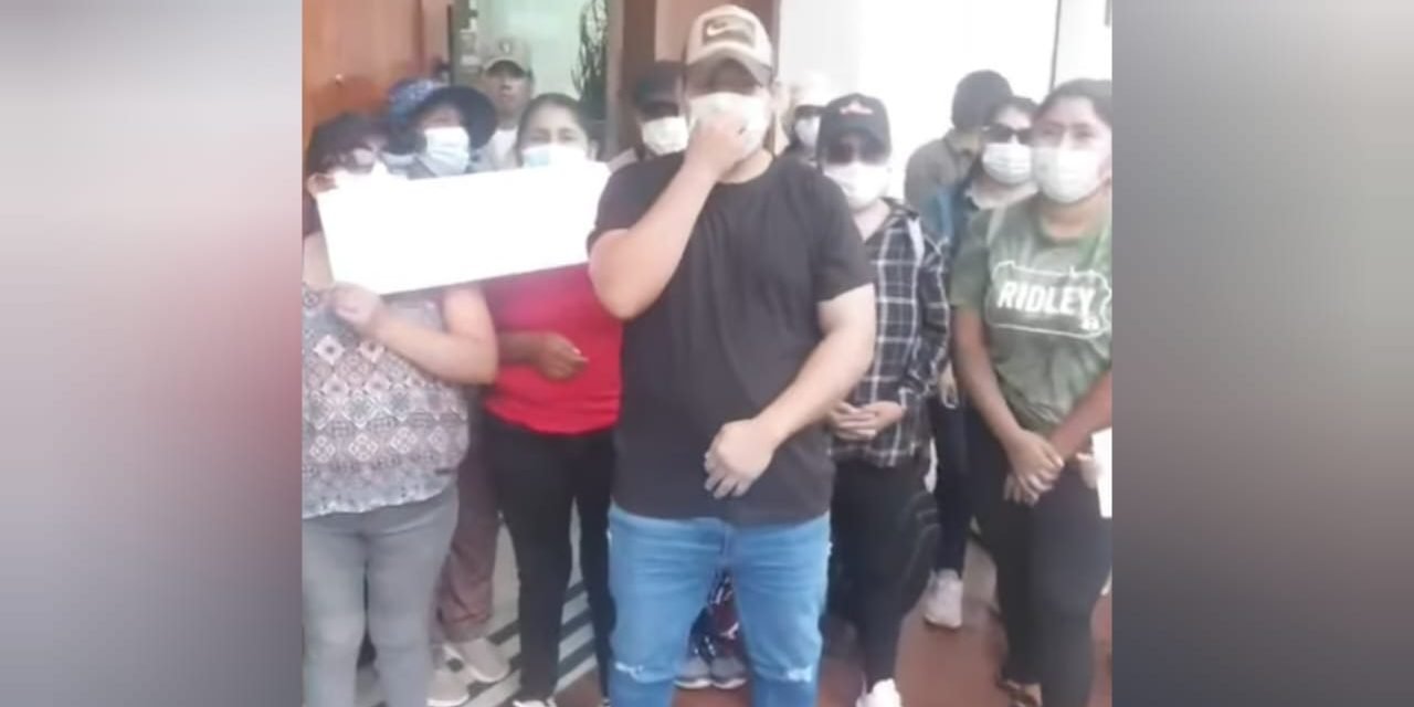 𝐑𝐄𝐓𝐑𝐀𝐒𝐎 𝐄𝐍 𝐒𝐔𝐄𝐋𝐃𝐎𝐒 𝐆𝐄𝐍𝐄𝐑𝐀 𝐏𝐑𝐎𝐓𝐄𝐒𝐓𝐀 𝐃𝐄 𝐅𝐔𝐍𝐂𝐈𝐎𝐍𝐀𝐑𝐈𝐎𝐒 𝐌𝐔𝐍𝐈𝐂𝐈𝐏𝐀𝐋𝐄𝐒