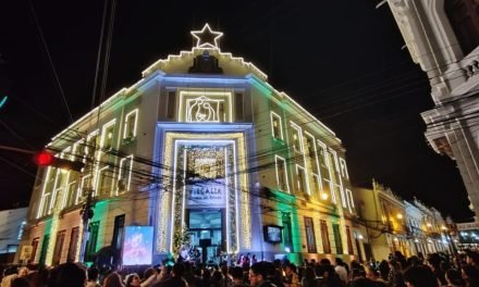 FISCALÍA GENERAL ENCIENDE LUCES NAVIDEÑAS CON MENSAJE DE UNIÓN Y SOLIDARIDAD