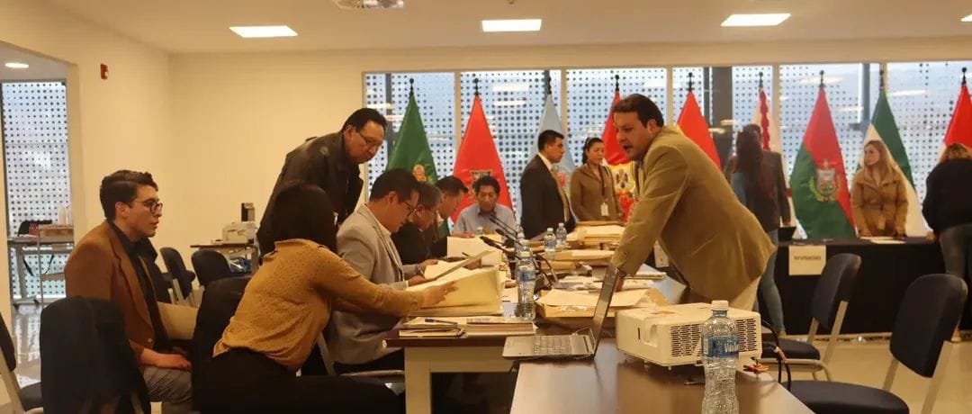 COMISIÓN MIXTA DE CONSTITUCIÓN REVISA 83 IMPUGNACIONES A POSTULANTES DEL TSE