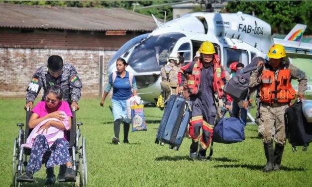 DEFENSA CIVIL REPORTA MÁS DE MIL PERSONAS EVACUADAS POR INUNDACIONES EN SANTA CRUZ