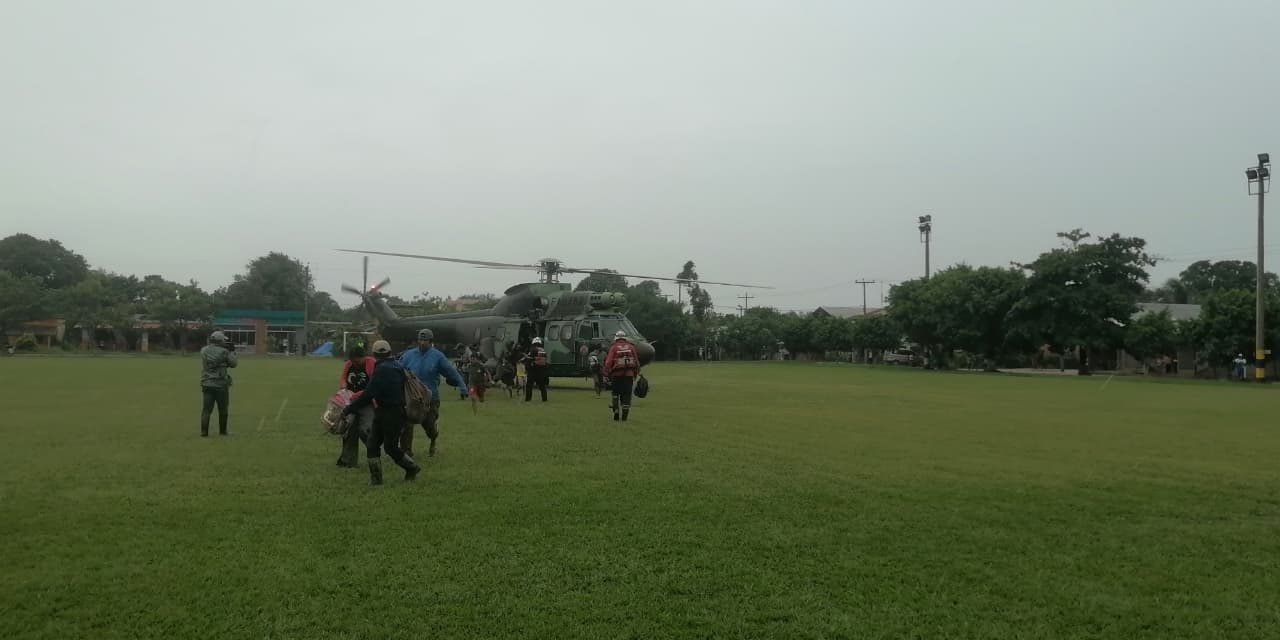 EVACÚAN A 34 PERSONAS DE LA COMUNIDAD CUATRO OJOS EN EL TORNO TRAS OPERATIVO AÉREO