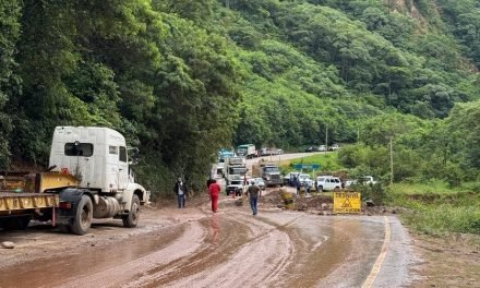 SEDCAM Y ABC REALIZAN MANTENIMIENTO EN EL CAMINO HACIA LOS VALLES CRUCEÑOS