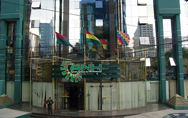 ANH EN LA PAZ BAJO INVESTIGACIÓN POR PRESUNTA CORRUPCIÓN DE DESVÍO DE COMBUSTIBLE