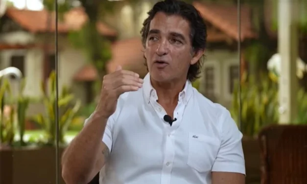 MANUEL SAAVEDRA RENUNCIA AL CONCEJO MUNICIPAL Y ANUNCIA SU CANDIDATURA