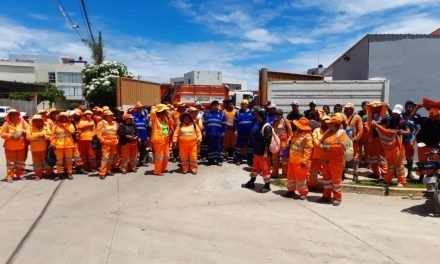 TRABAJADORES DE ASEO URBANO PIRAÍ PARALIZAN ACTIVIDADES POR RETRASO EN PAGOS