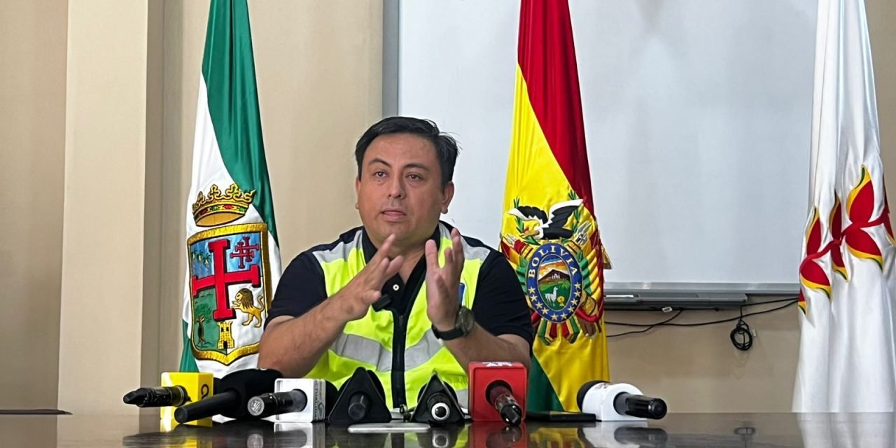 ABC ASEGURA TRANSITABILIDAD EN LA VÍA HACIA LOS VALLES CRUCEÑOS A PESAR DE DERRUMBES