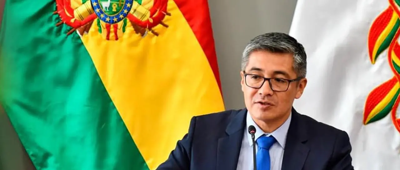 GOBIERNO ABRE DIÁLOGO CON TRANSPORTISTAS Y RECHAZA AUMENTO “ABUSIVO” DE PASAJES