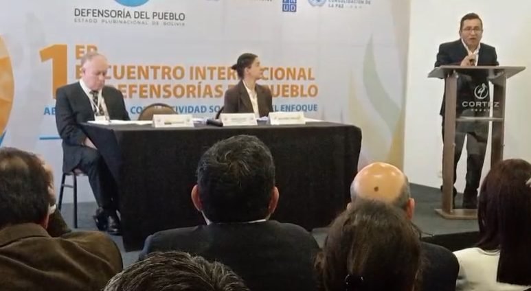 DEFENSOR DEL PUEBLO INAUGURA PRIMER ENCUENTRO INTERNACIONAL DE DEFENSORÍAS EN BOLIVIA