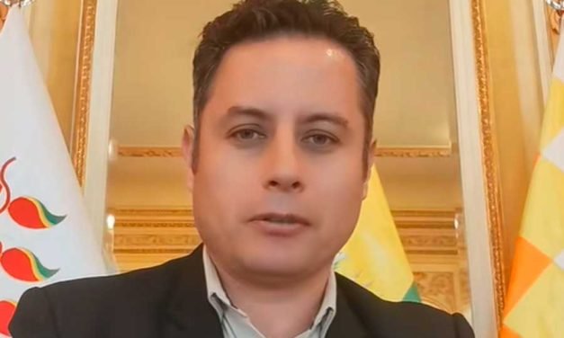 VICEPRESIDENTE FELICITA A LA POLICÍA POR APREHENSIÓN DEL EXPRESIDENTE ARCE