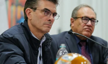 PRESIDENTE PAZ CONVOCA A ALCALDES A REUNIÓN POR DECRETO 5503