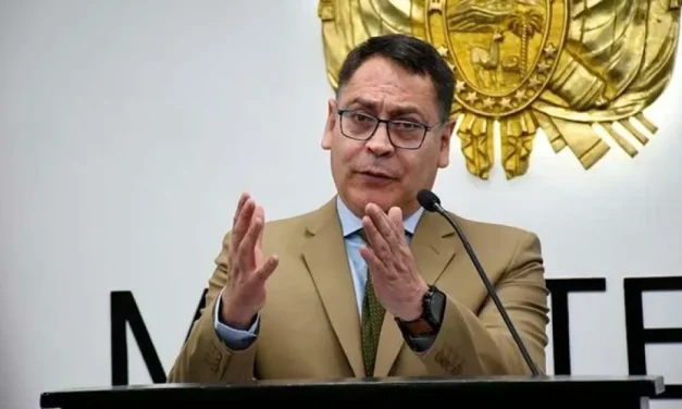 EXVICEMINISTRO AGUILERA CONFIRMA ASISTENCIA A LA FISCALÍA Y NIEGA RUMORES DE FUGA