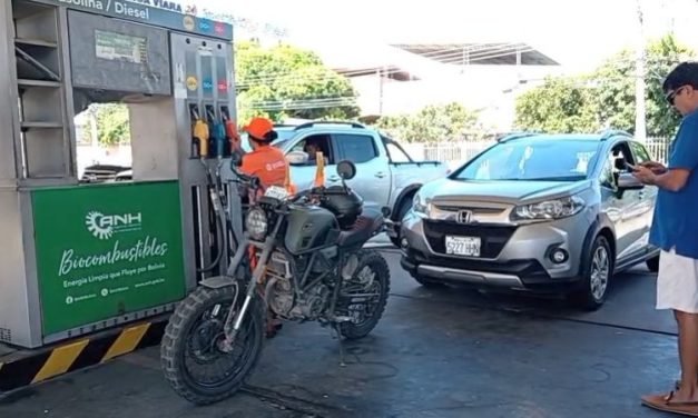 NUEVOS PRECIOS DE COMBUSTIBLES GENERAN EXPECTATIVA EN SANTA CRUZ
