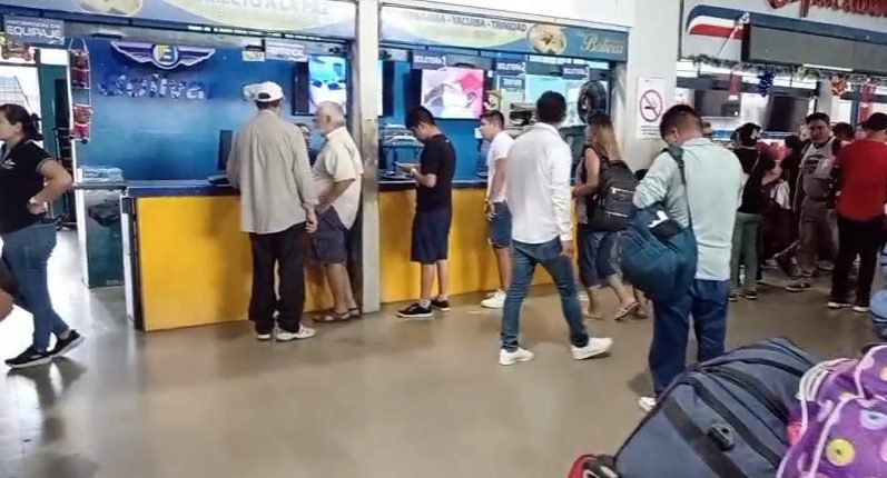 PASAJES A COCHABAMBA Y LA PAZ SE TRIPLICAN TRAS FIN DE LA SUBVENCIÓN AL COMBUSTIBLE