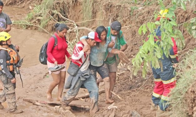 GOBIERNO CONFIRMA 20 MUERTOS Y 10 DESAPARECIDOS POR INUNDACIONES EN SANTA CRUZ