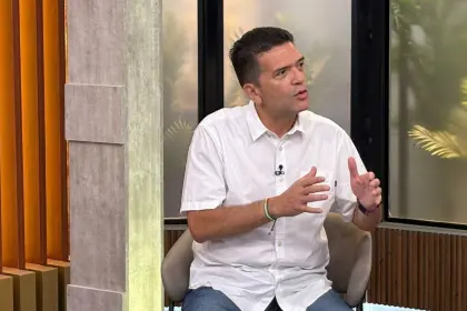 GARY AÑEZ DESTACA FIN DE 30 AÑOS DE “CORRUPCIÓN” TRAS PÉRDIDA DE PERSONERÍA DE UCS