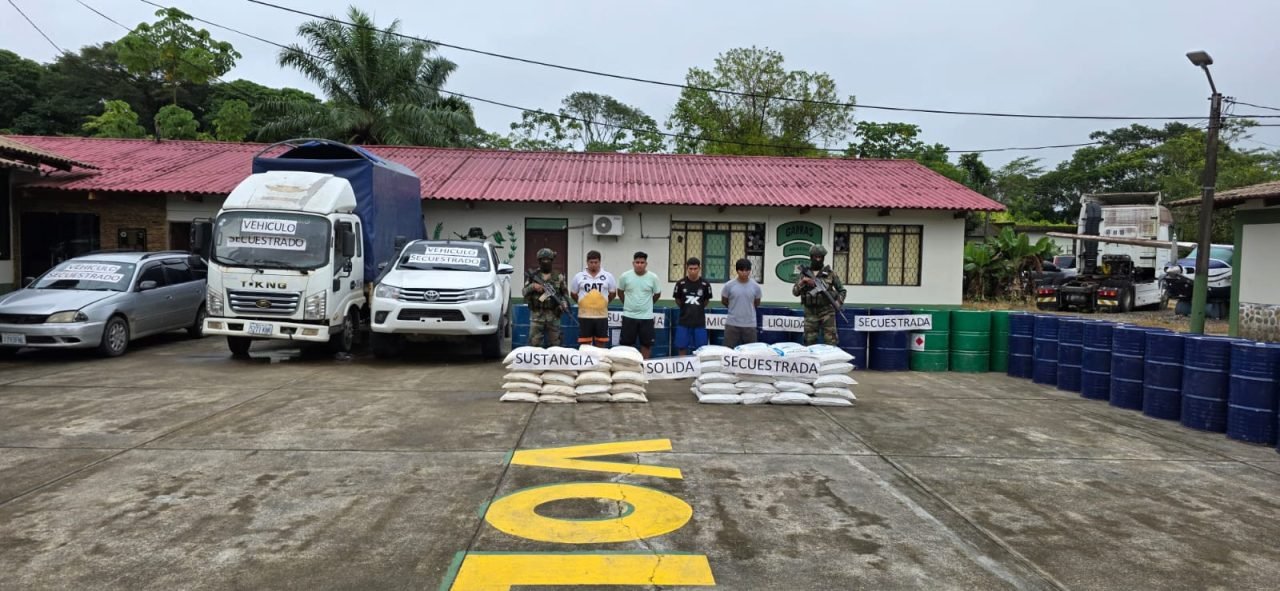 FISCALÍA Y FELCN DESARTICULAN RED DE ACOPIO DE PRECURSORES QUÍMICOS EN COCHABAMBA