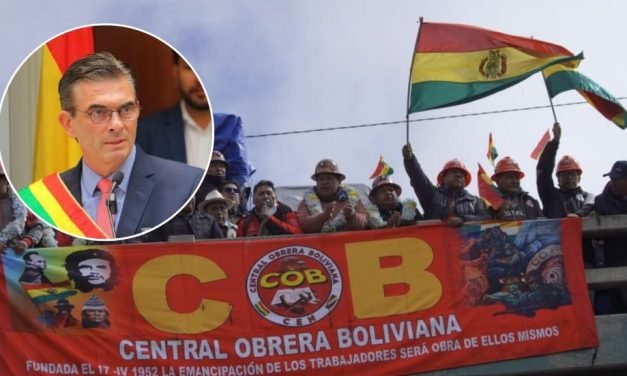 50 LÍDERES DE LA COB PERCIBÍAN 18 MILLONES DE DÓLARES ANUALES, SEGÚN PAZ