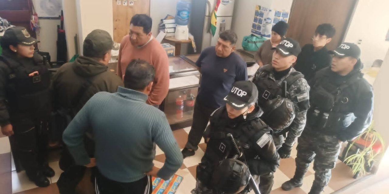 POLICÍA EJECUTA OPERATIVO EN EL HOTEL DE LA COB PARA “SECUESTRAR EXPLOSIVOS”